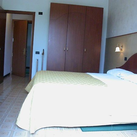 Hotel Calabresi San Benedetto del Tronto Exterior photo