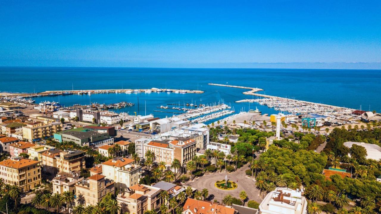 Hotel Calabresi San Benedetto del Tronto Exterior photo