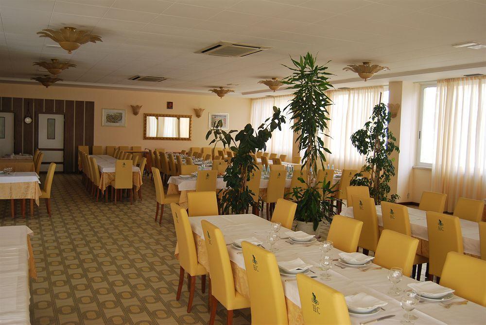 Hotel Calabresi San Benedetto del Tronto Exterior photo