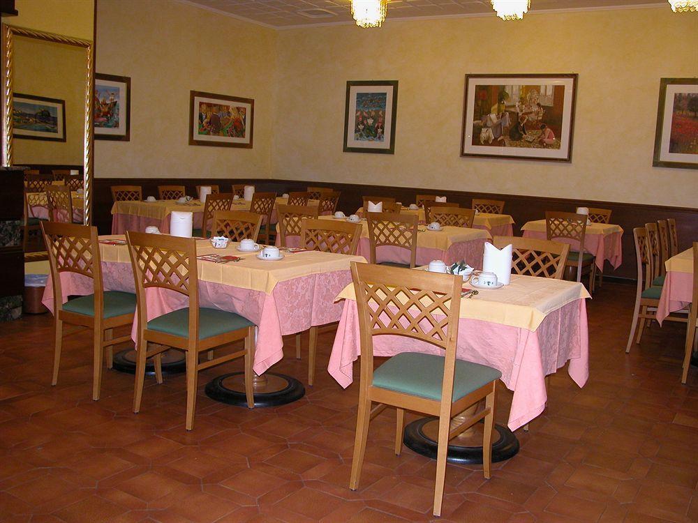 Hotel Calabresi San Benedetto del Tronto Exterior photo